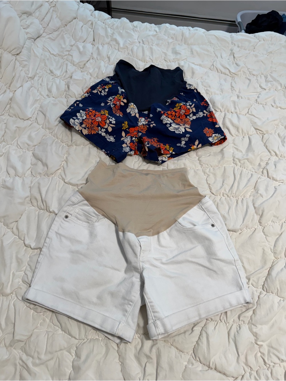 Old navy maternity shorts 6 regular